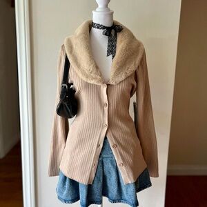 Y2K style tan faux fur collar preppy glam cardigan sweater beige tan girly L
